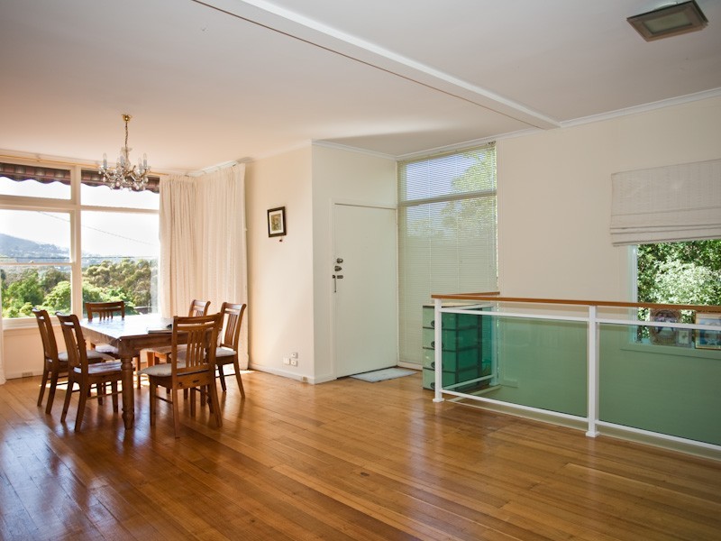 1 Woolton Place, Sandy Bay TAS 7005