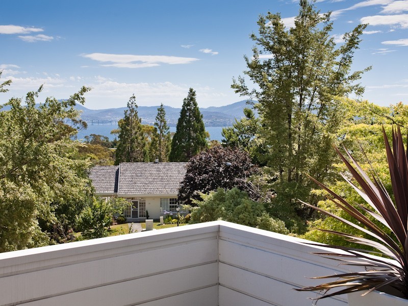 3 Edith Avenue, Sandy Bay TAS 7005