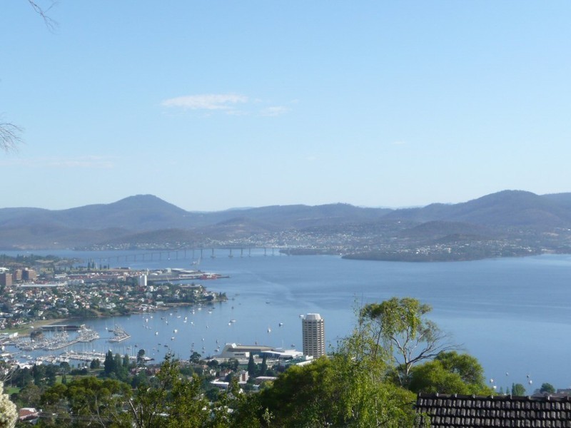 4 Enterprise Road, Sandy Bay TAS 7005