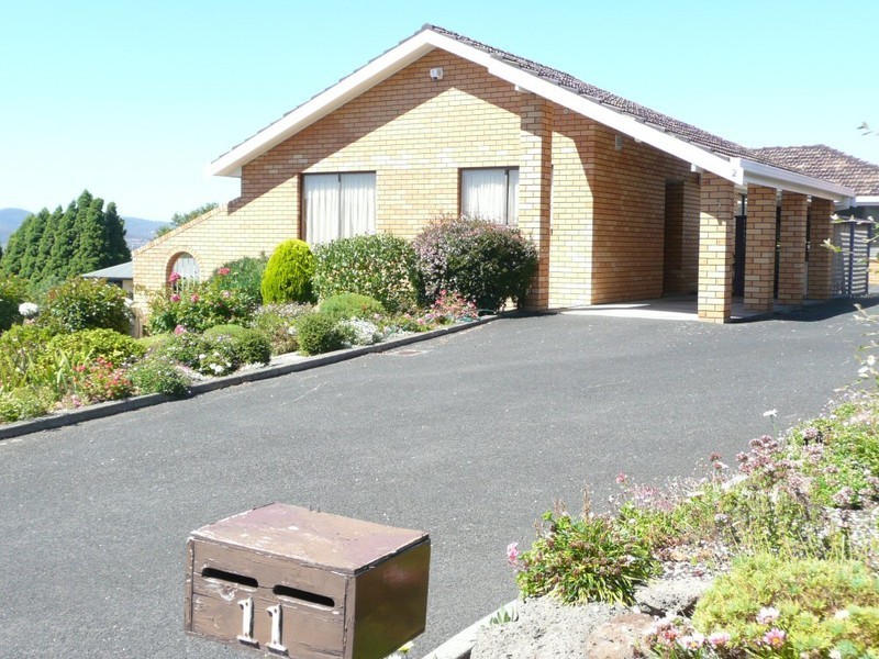 2/11 Tiersen Place, Sandy Bay TAS 7005