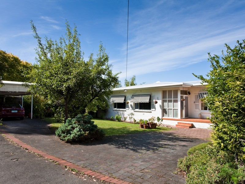 110 Channel Highway, Taroona TAS 7053