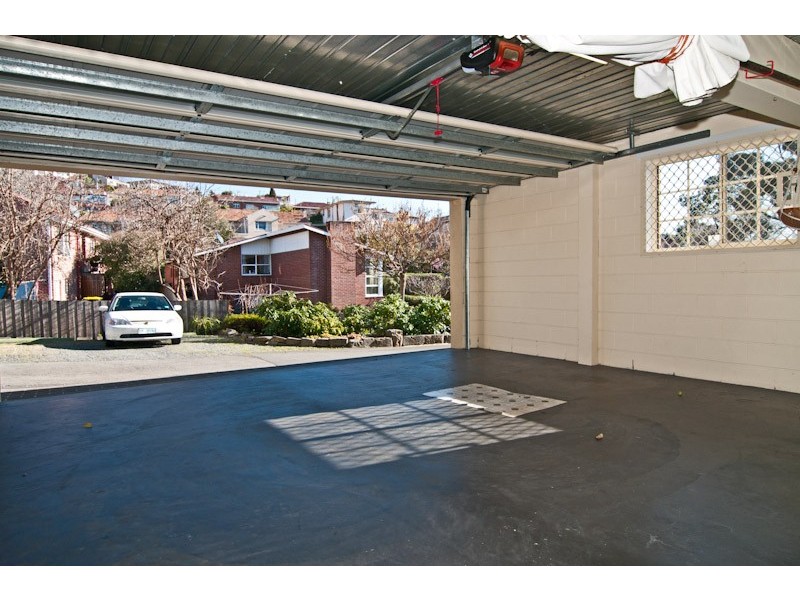 31 Lipscombe Avenue, Sandy Bay TAS 7005
