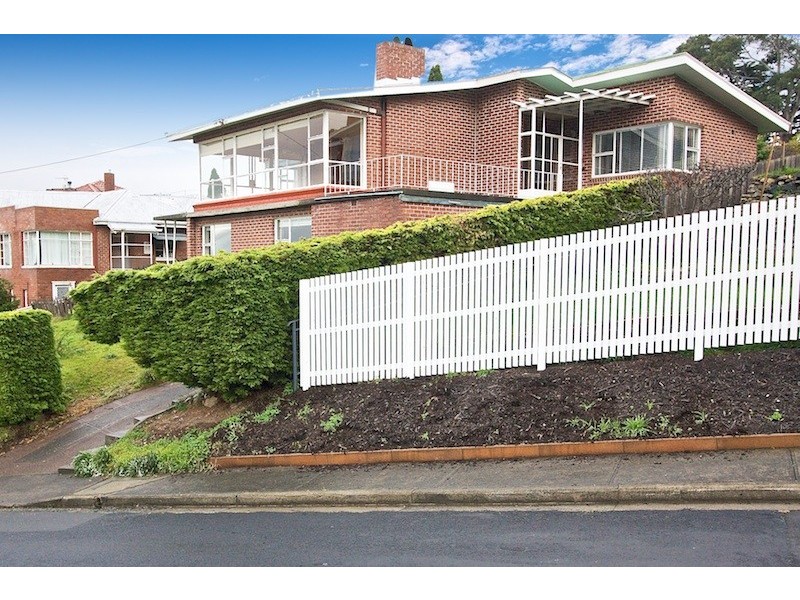 16 Wayne Avenue, Sandy Bay TAS 7005