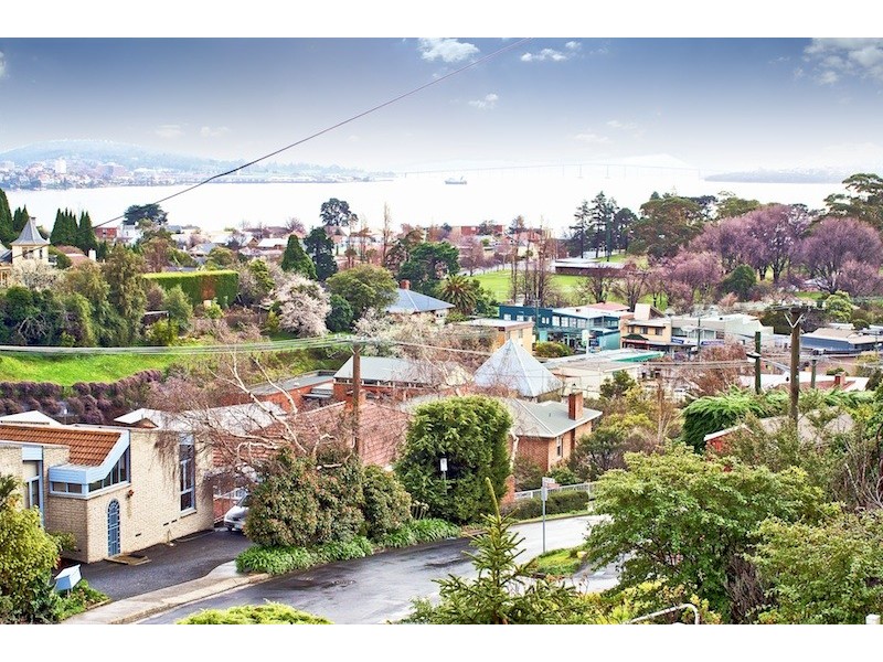 16 Wayne Avenue, Sandy Bay TAS 7005