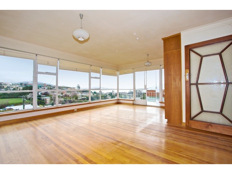 16 Wayne Avenue, Sandy Bay TAS 7005