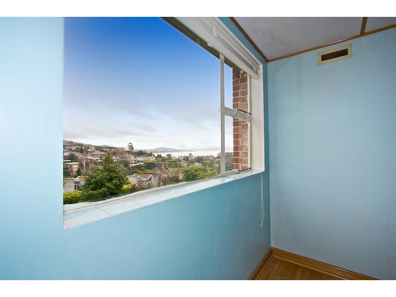16 Wayne Avenue, Sandy Bay TAS 7005