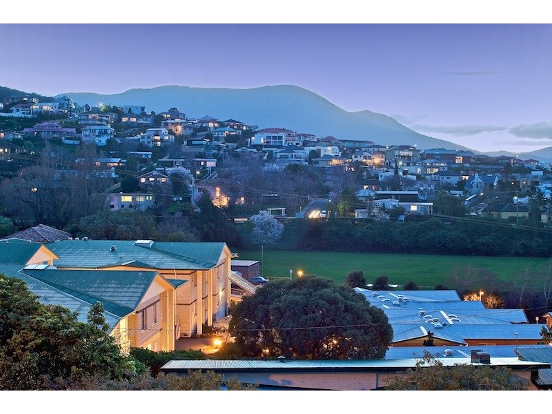 16 Wayne Avenue, Sandy Bay TAS 7005