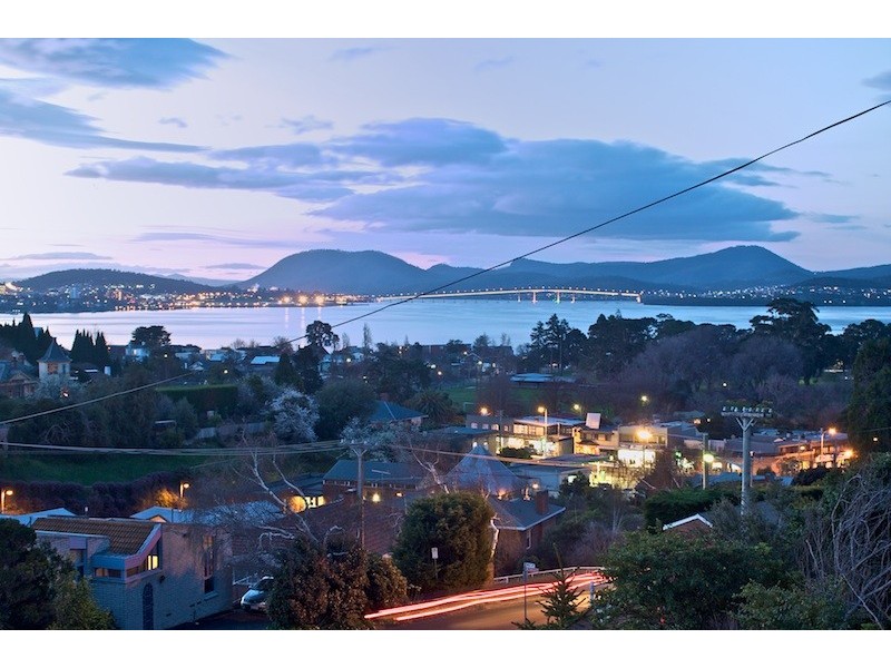 16 Wayne Avenue, Sandy Bay TAS 7005