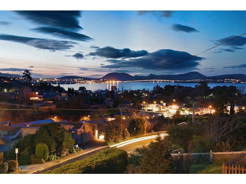 16 Wayne Avenue, Sandy Bay TAS 7005