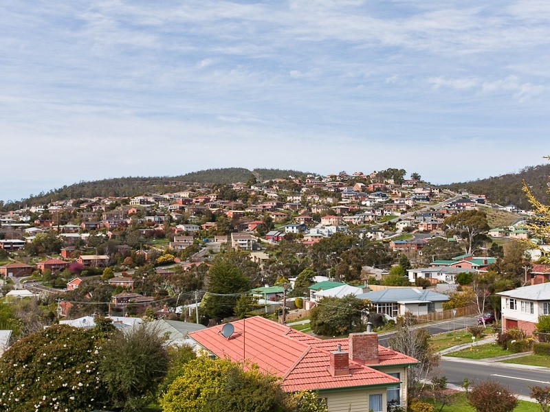 19 Girrabong Road, Lenah Valley TAS 7008