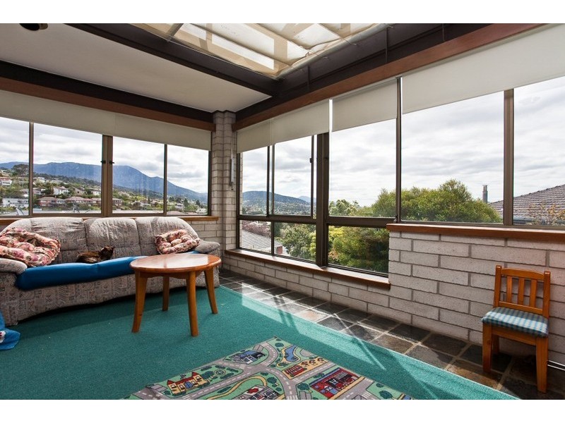 8 Tiersen Place, Sandy Bay TAS 7005