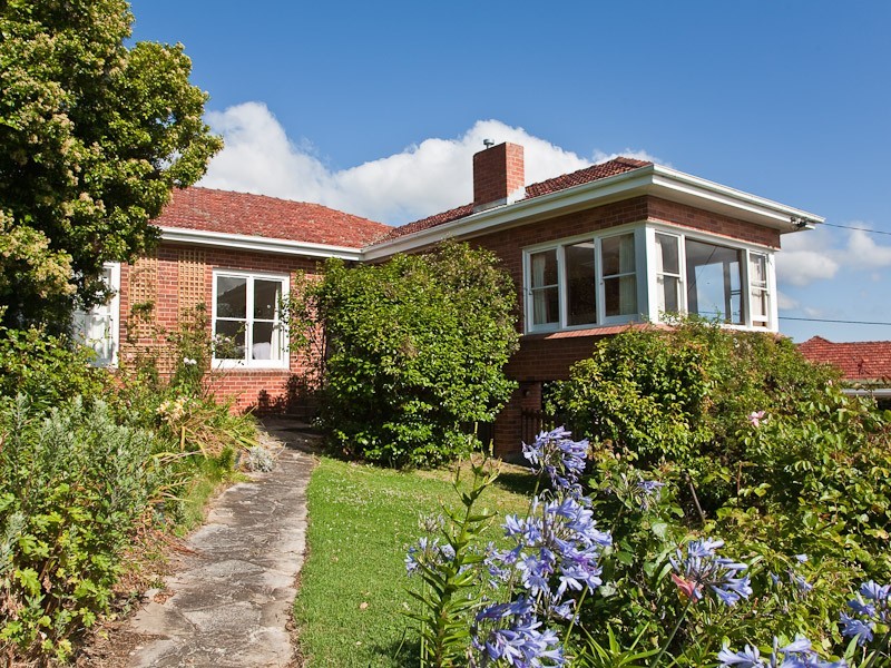 13 Sonning Crescent, Sandy Bay TAS 7005