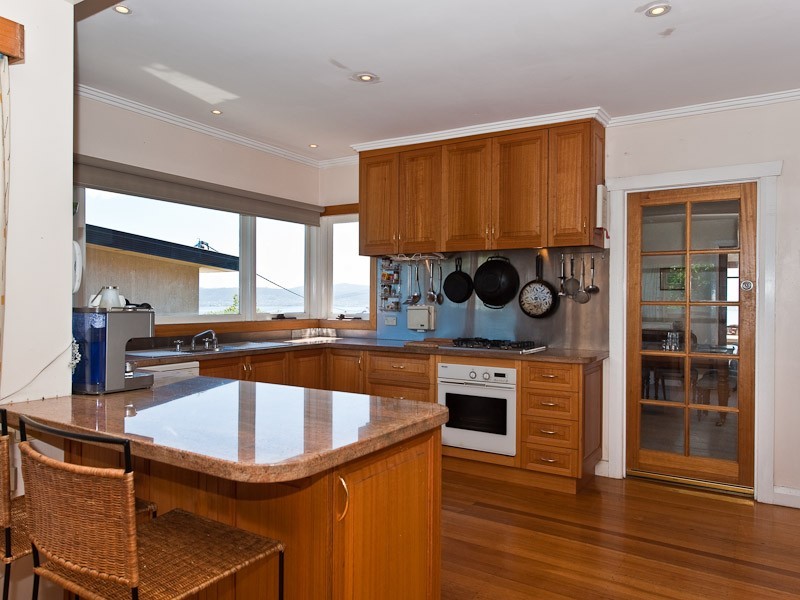 13 Sonning Crescent, Sandy Bay TAS 7005