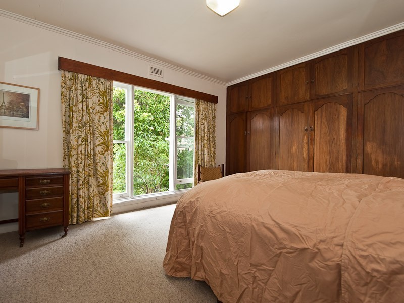 13 Sonning Crescent, Sandy Bay TAS 7005