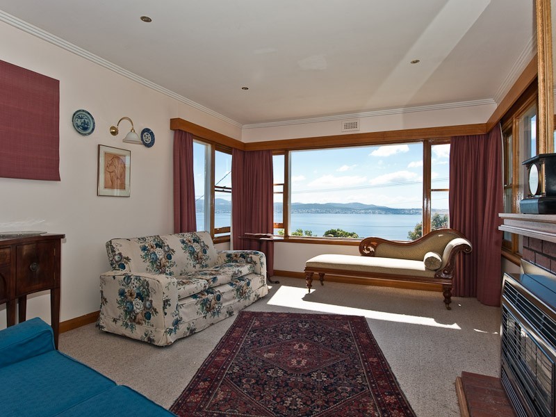 13 Sonning Crescent, Sandy Bay TAS 7005