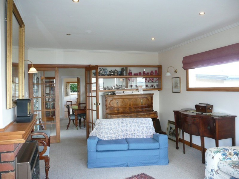 13 Sonning Crescent, Sandy Bay TAS 7005