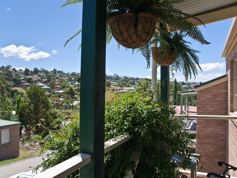 7/1 Allport Place, Lenah Valley TAS 7008