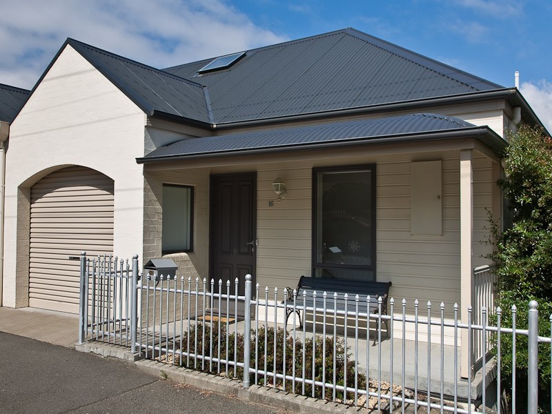 16 Bayley Street, Glebe TAS 7000