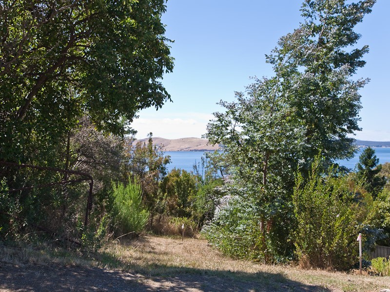 9 Elandra Road, Taroona TAS 7053