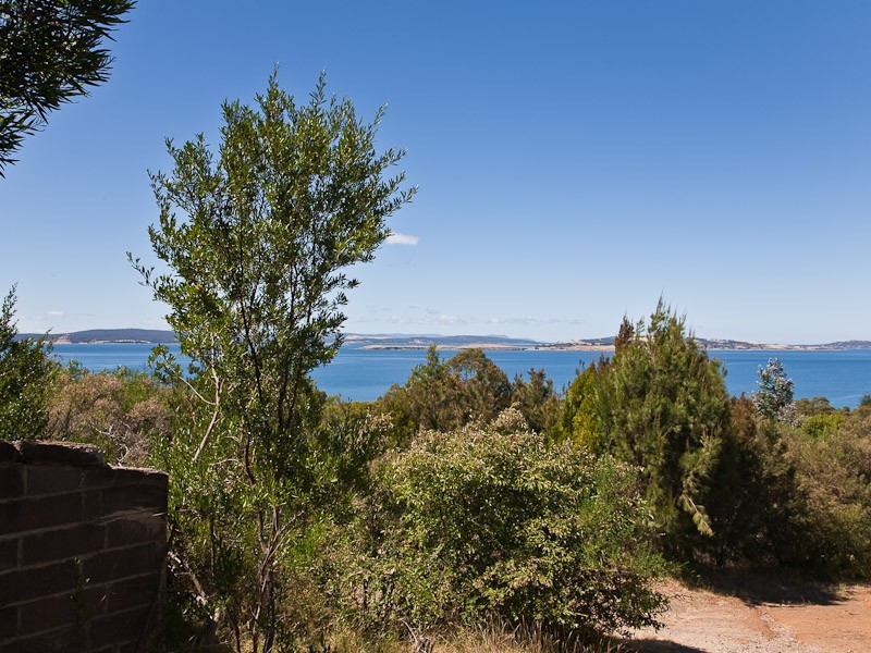 9 Elandra Road, Taroona TAS 7053