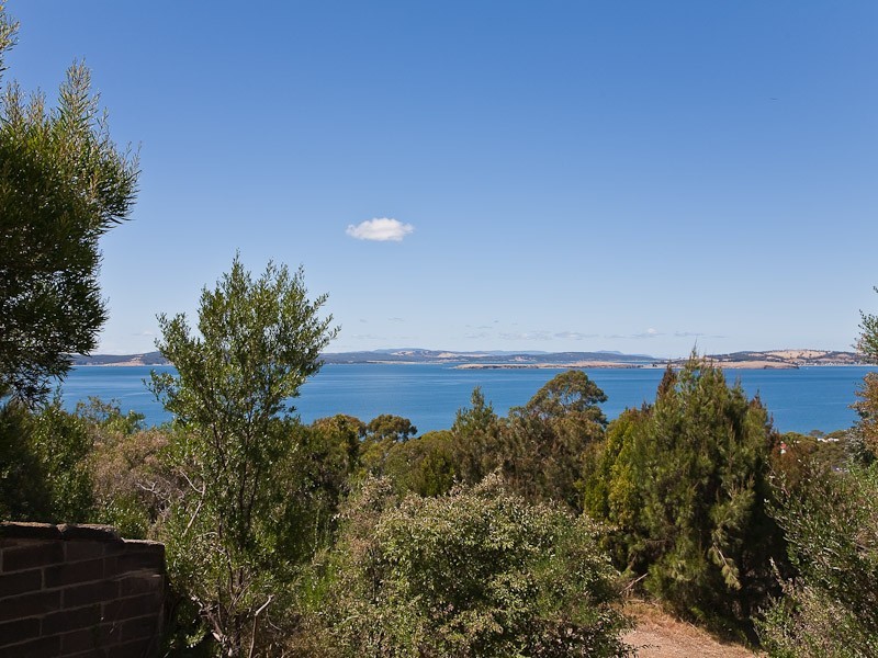 9 Elandra Road, Taroona TAS 7053