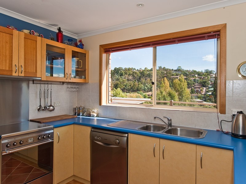 10 Lisa Court, Lenah Valley TAS 7008