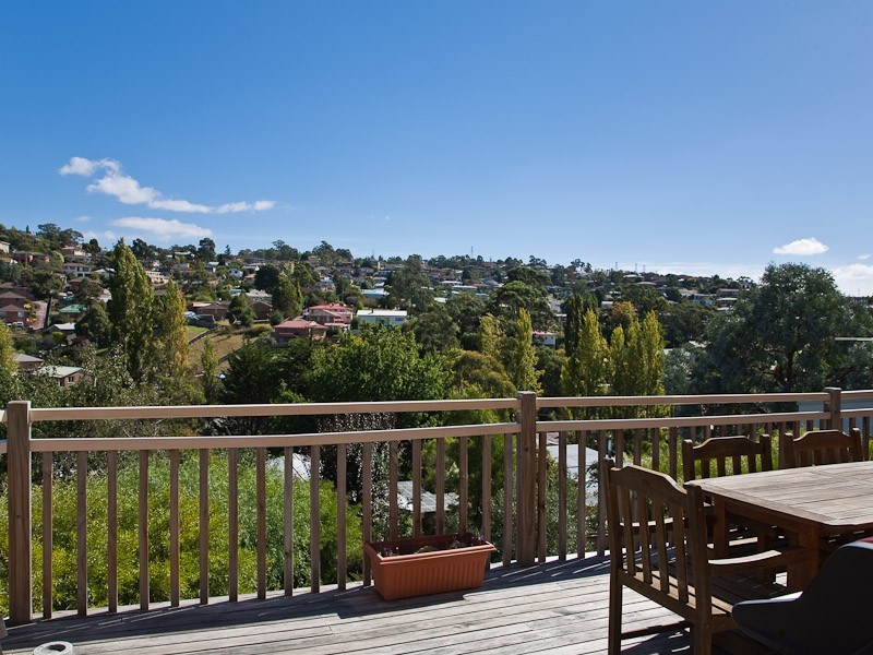10 Lisa Court, Lenah Valley TAS 7008
