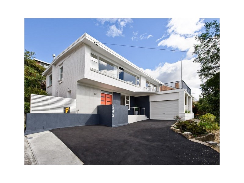 242 Churchill Avenue, Sandy Bay TAS 7005
