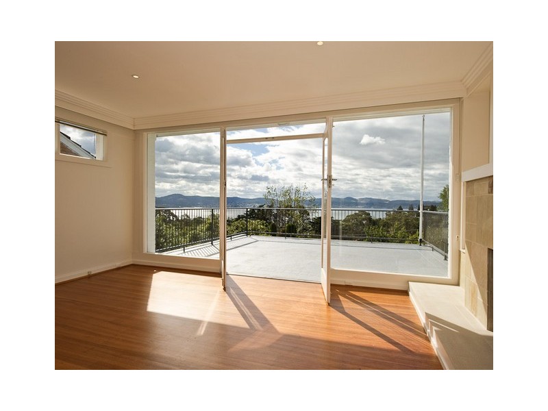 242 Churchill Avenue, Sandy Bay TAS 7005