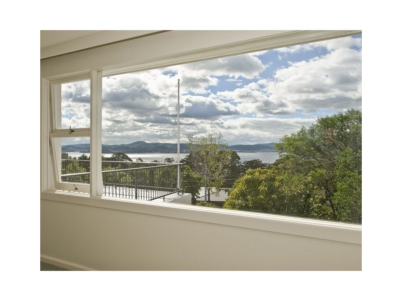 242 Churchill Avenue, Sandy Bay TAS 7005