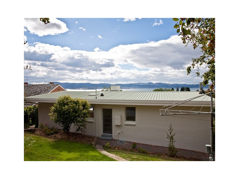 242 Churchill Avenue, Sandy Bay TAS 7005