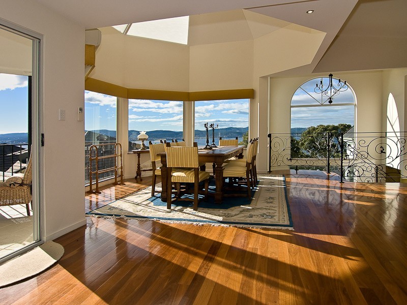 15 Nicholas Drive, Sandy Bay TAS 7005