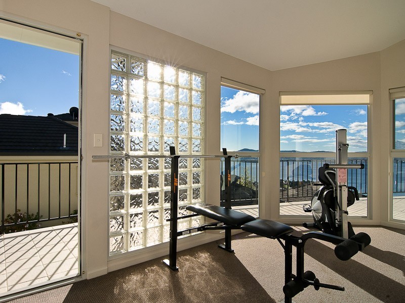 15 Nicholas Drive, Sandy Bay TAS 7005