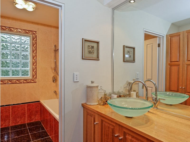 15 Nicholas Drive, Sandy Bay TAS 7005