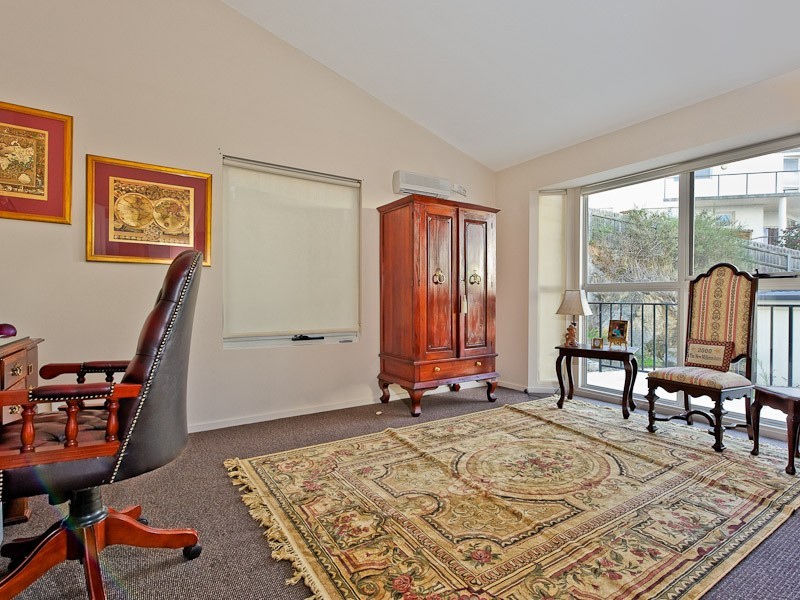 15 Nicholas Drive, Sandy Bay TAS 7005