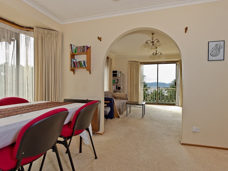 2/307 Churchill Avenue, Sandy Bay TAS 7005