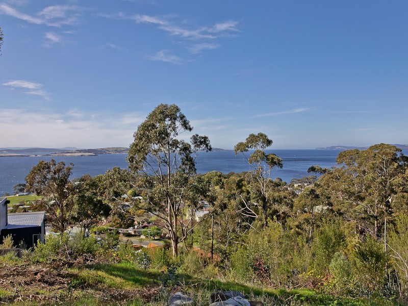 68 Coolamon Road, Taroona TAS 7053