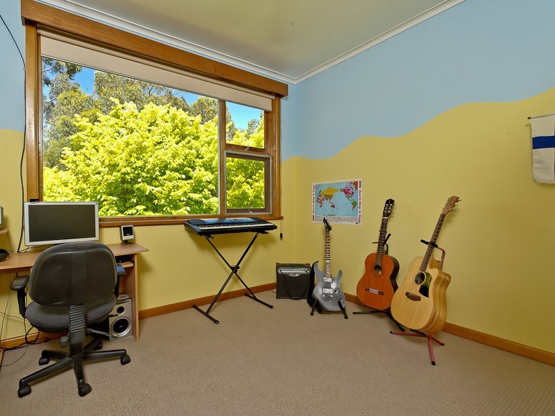 19 Fehre Court, Sandy Bay TAS 7005