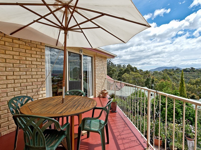 43 Alwyn Road, Lenah Valley TAS 7008