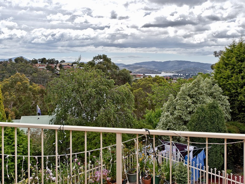 43 Alwyn Road, Lenah Valley TAS 7008