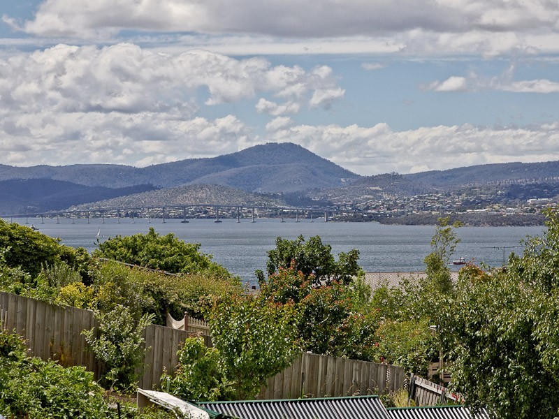 22 Willowdene Avenue, Sandy Bay TAS 7005