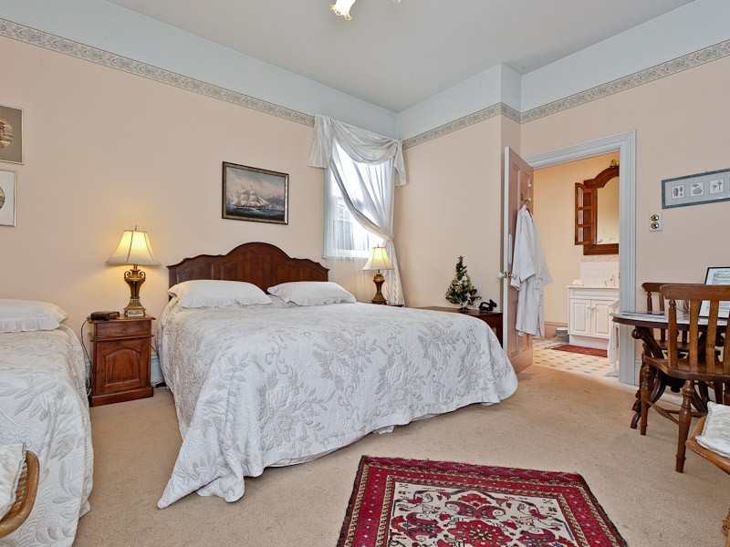 17 Gregory Street, Sandy Bay TAS 7005