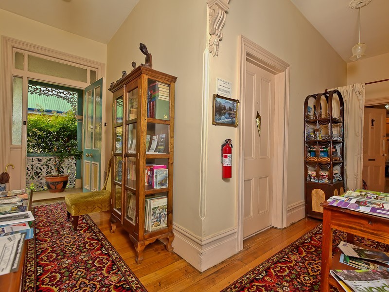 17 Gregory Street, Sandy Bay TAS 7005