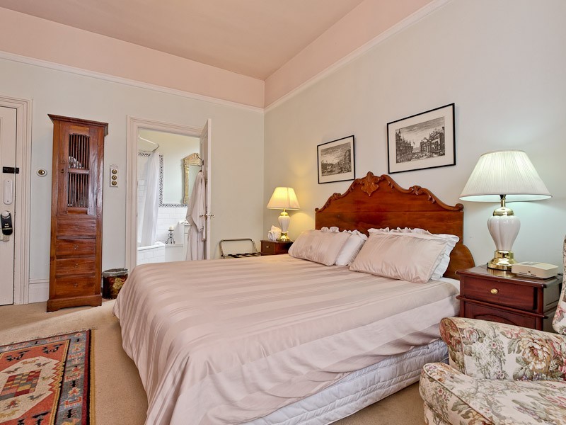 17 Gregory Street, Sandy Bay TAS 7005