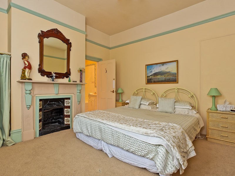 17 Gregory Street, Sandy Bay TAS 7005