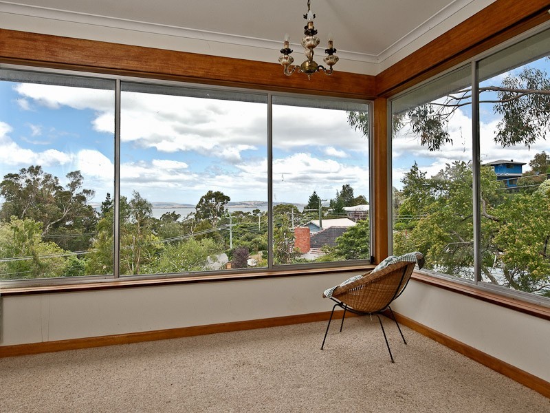 77 Channel Highway, Taroona TAS 7053