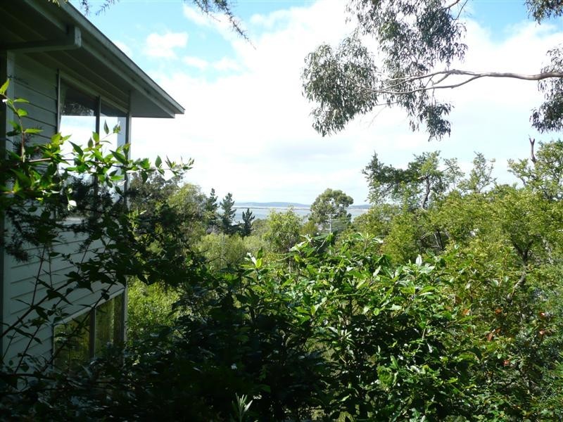 77 Channel Highway, Taroona TAS 7053