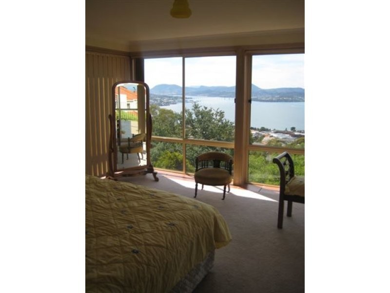 3 Lindeith Court, Sandy Bay TAS 7005