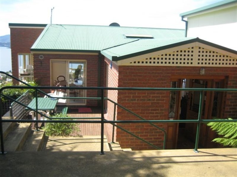 3 Lindeith Court, Sandy Bay TAS 7005