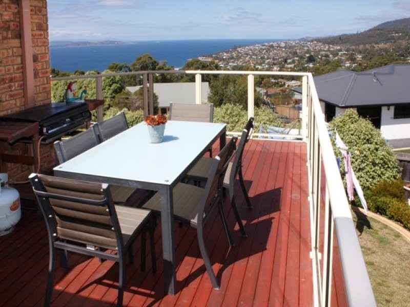 14 Timbertop Drive, Blackmans Bay TAS 7052